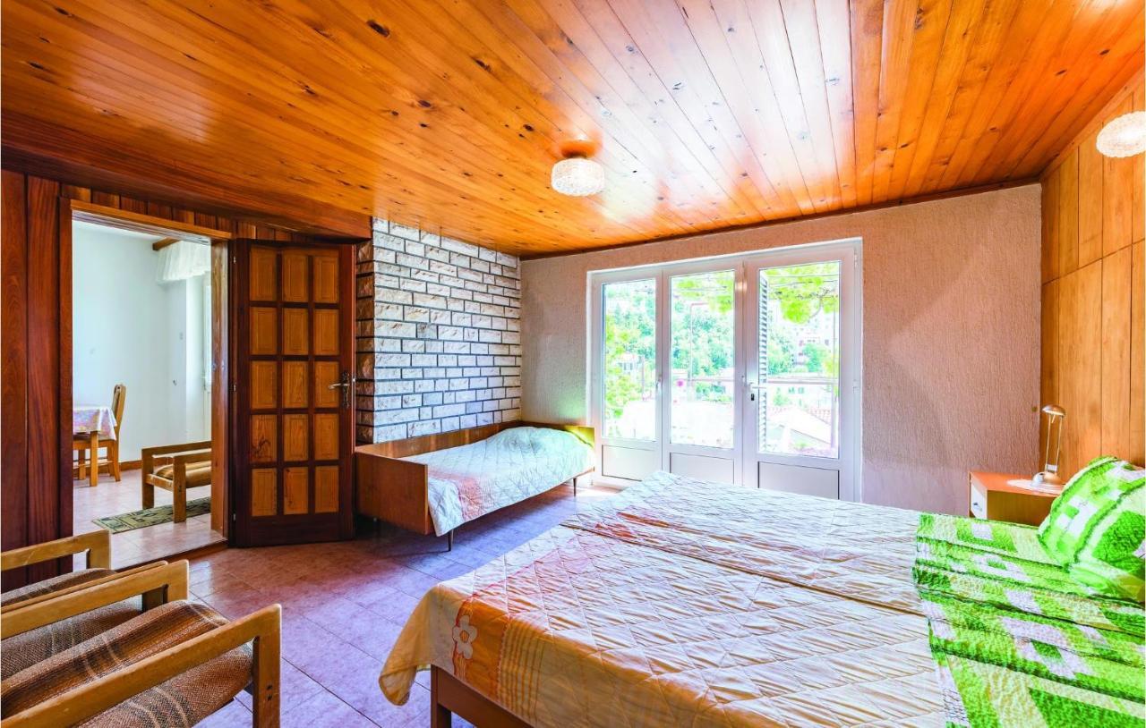Cozy Apartment In Rabac With Kitchen Buitenkant foto