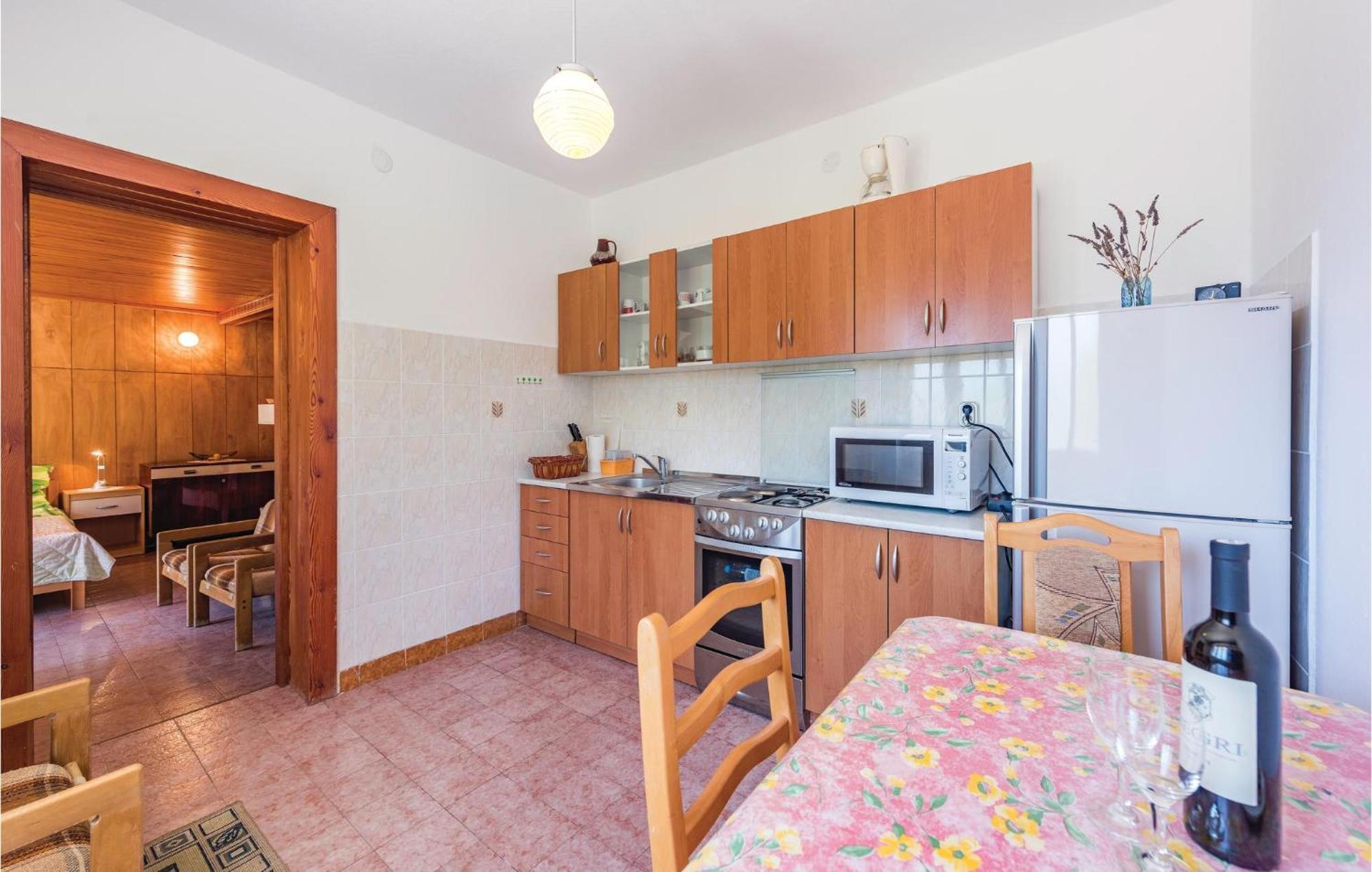 Cozy Apartment In Rabac With Kitchen Buitenkant foto